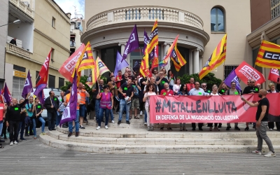 CCOO s'ha manifestat fins a la seu del Centre Metal·lúrgic | Pau Duran